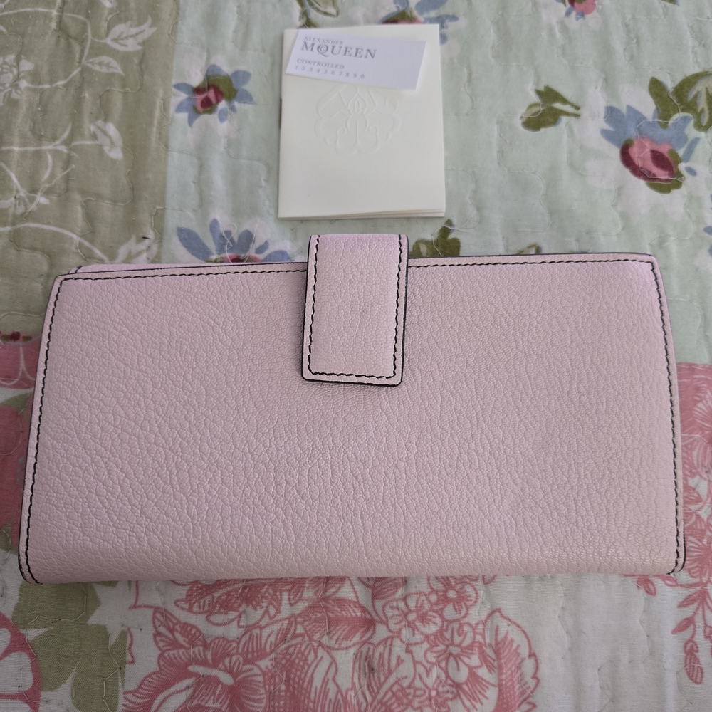 Alexander McQueen Pale Pink Skull-Embellished Wallet NWOT No callouts - Picture 4 of 13